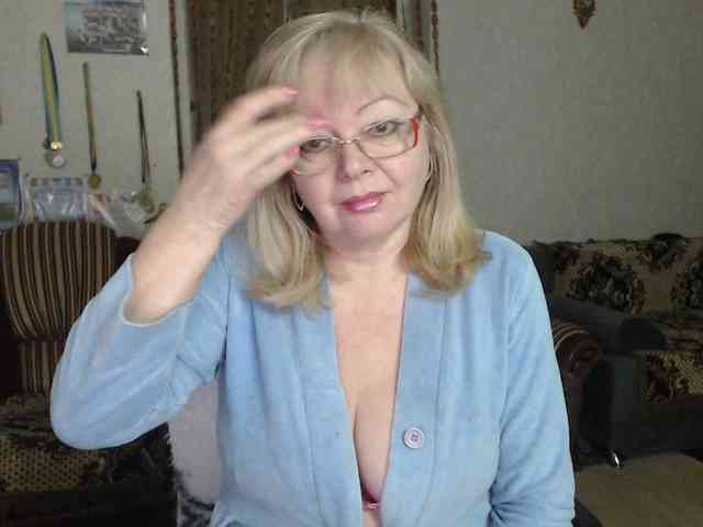 EvelynLoveShy webcam