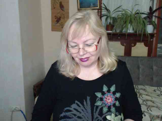 EvelynLoveShy webcam