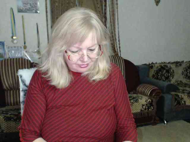 EvelynLoveShy webcam