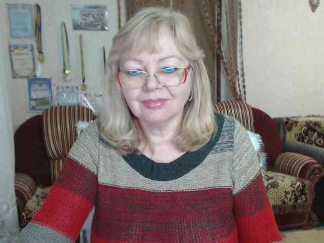 EvelynLoveShy webcam