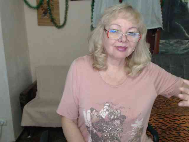 EvelynLoveShy webcam