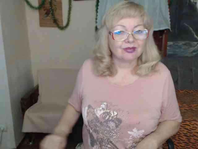 EvelynLoveShy webcam