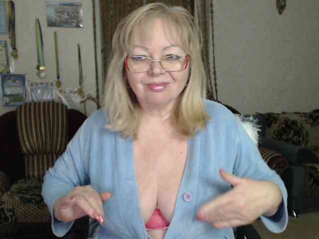 EvelynLoveShy webcam