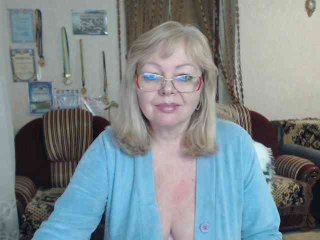 EvelynLoveShy webcam