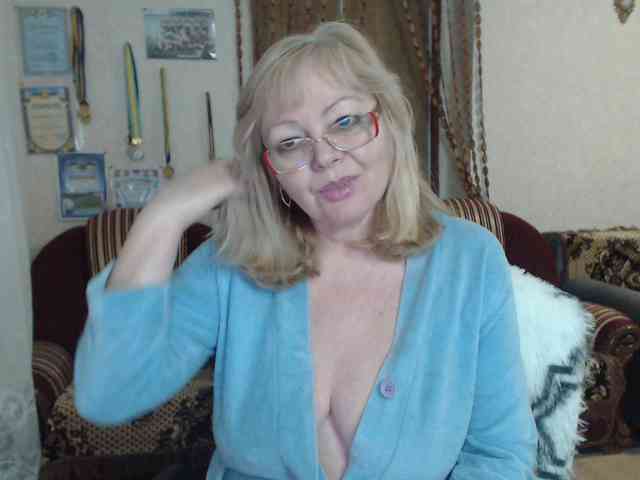 EvelynLoveShy webcam