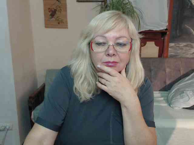 EvelynLoveShy webcam