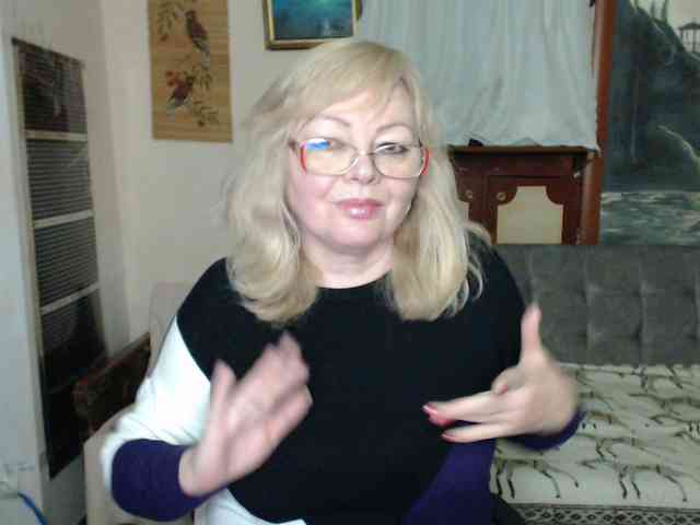 EvelynLoveShy webcam