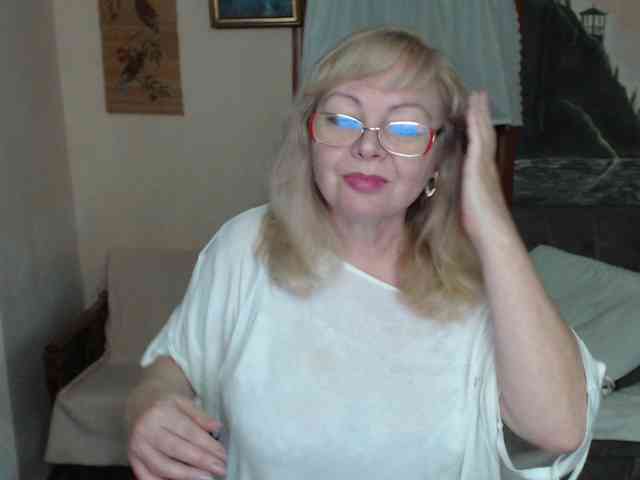 EvelynLoveShy webcam