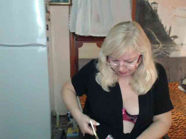 EvelynLoveShy webcam
