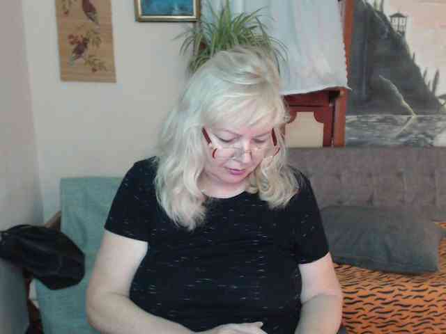 EvelynLoveShy webcam