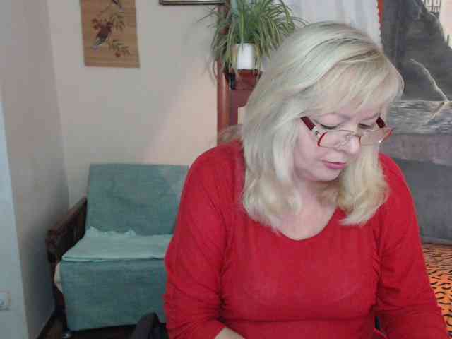 EvelynLoveShy webcam