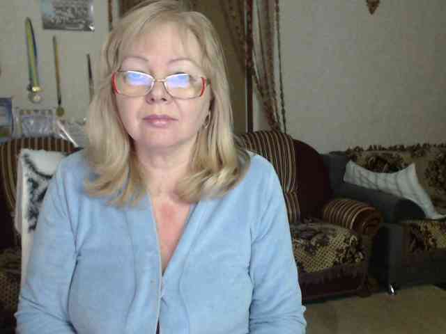 EvelynLoveShy webcam