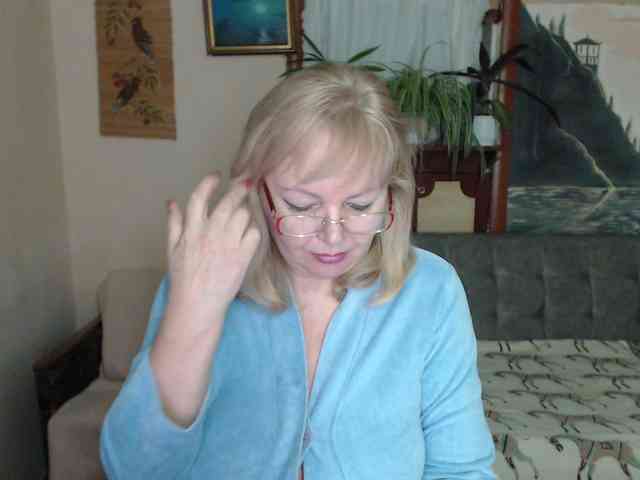 EvelynLoveShy webcam