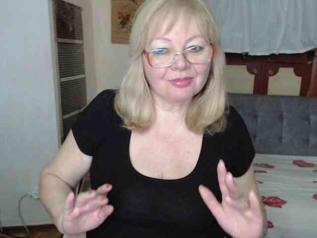 EvelynLoveShy webcam