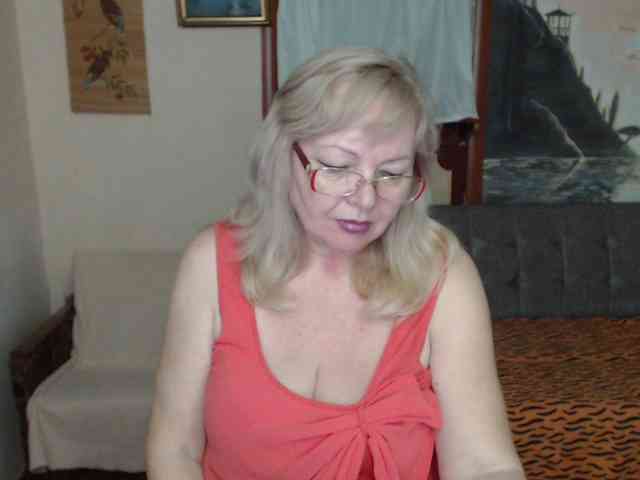 EvelynLoveShy webcam