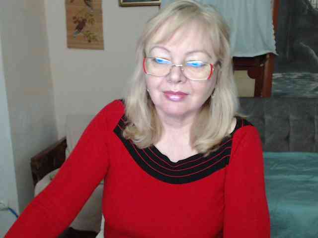 EvelynLoveShy webcam