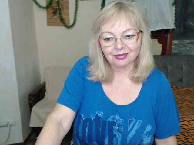 EvelynLoveShy webcam