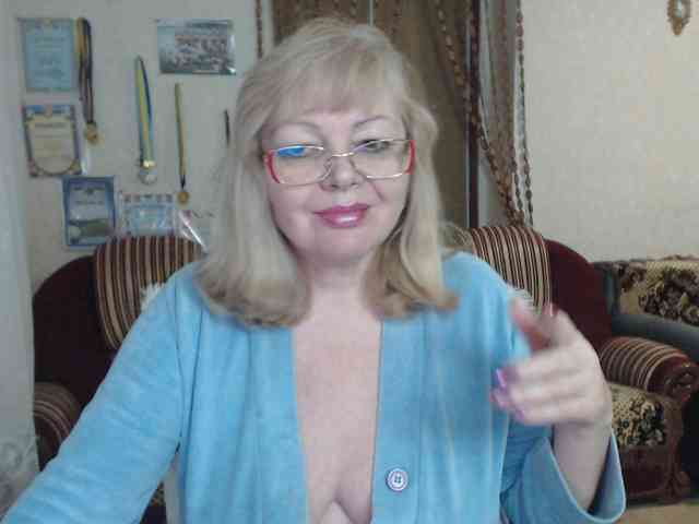 EvelynLoveShy webcam