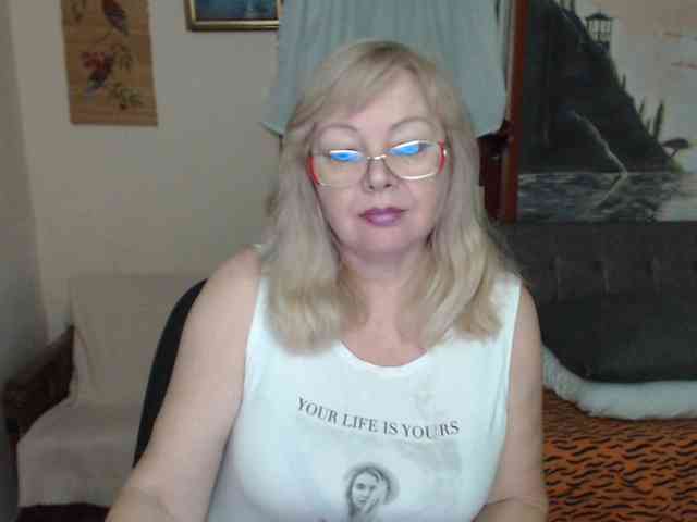 EvelynLoveShy webcam