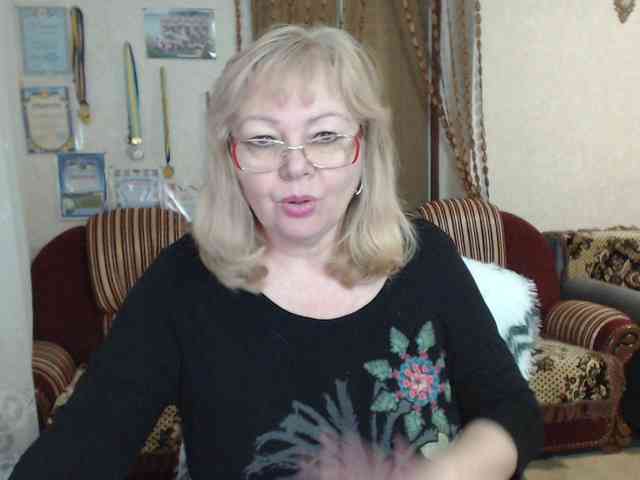 EvelynLoveShy webcam