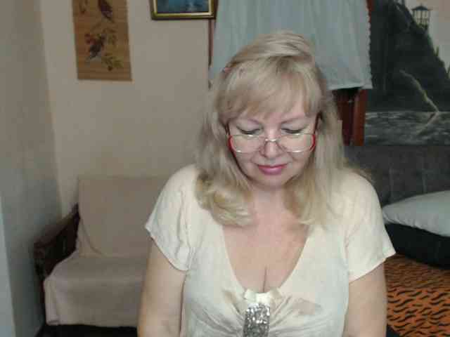 EvelynLoveShy webcam