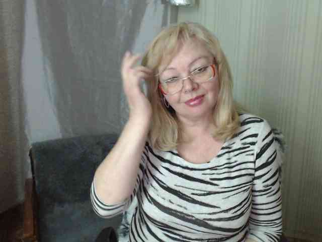 EvelynLoveShy webcam