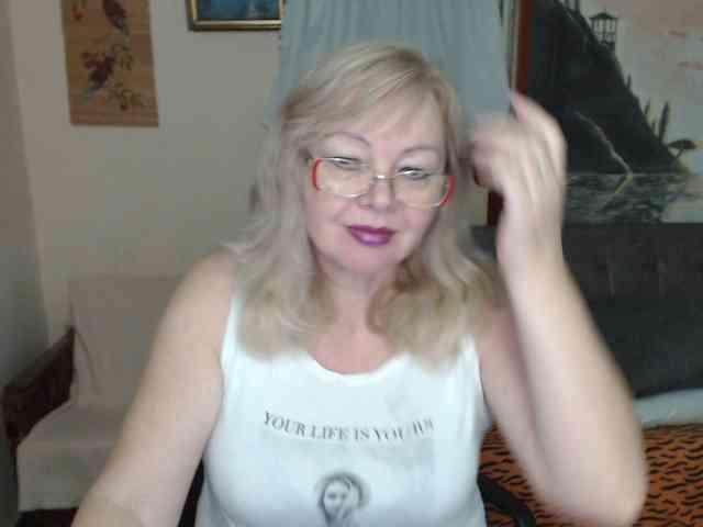 EvelynLoveShy webcam