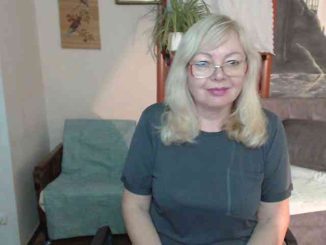 EvelynLoveShy webcam