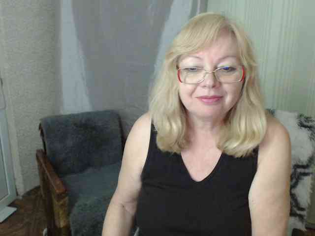 EvelynLoveShy webcam