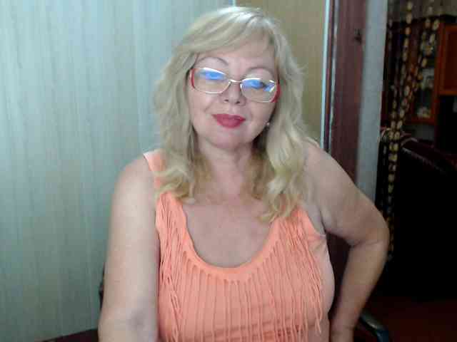 EvelynLoveShy webcam