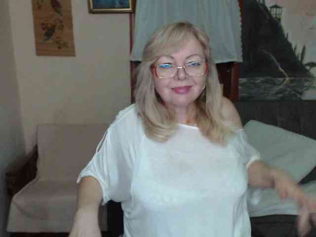 EvelynLoveShy webcam