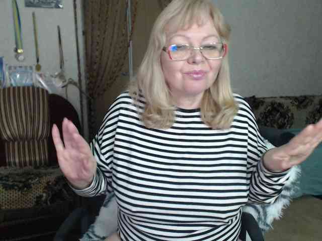 EvelynLoveShy webcam