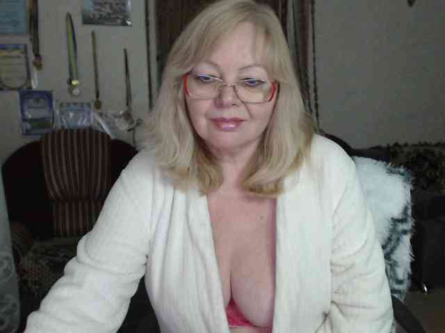 EvelynLoveShy webcam