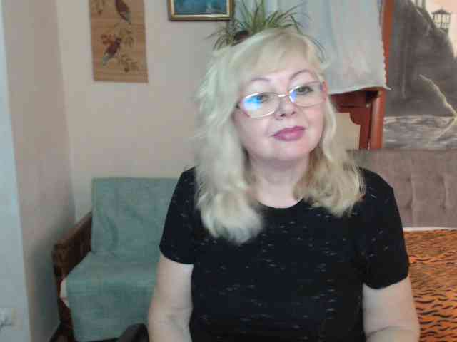 EvelynLoveShy webcam