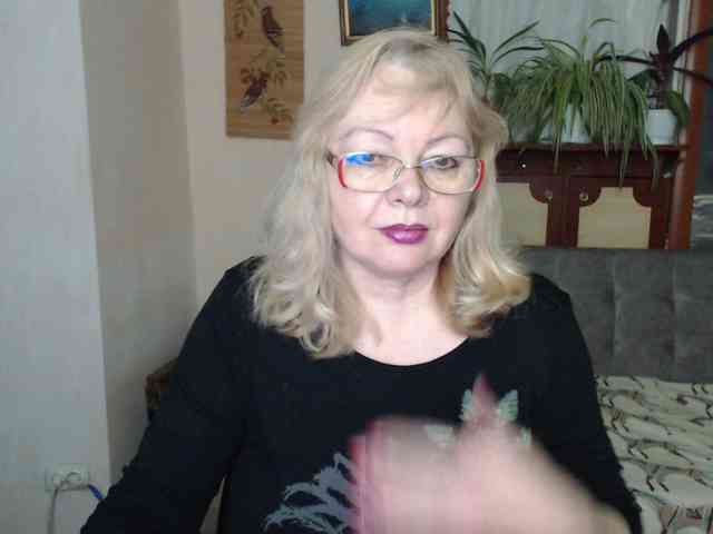 EvelynLoveShy webcam