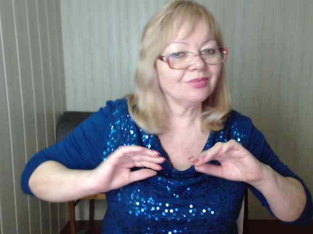 EvelynLoveShy webcam