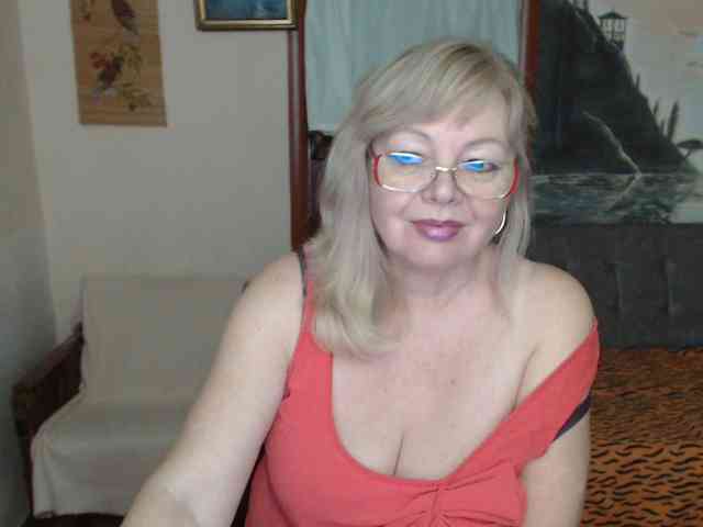 EvelynLoveShy webcam