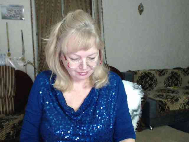 EvelynLoveShy webcam