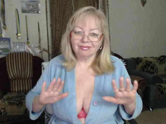 EvelynLoveShy webcam