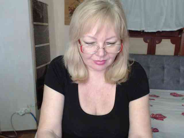 EvelynLoveShy webcam