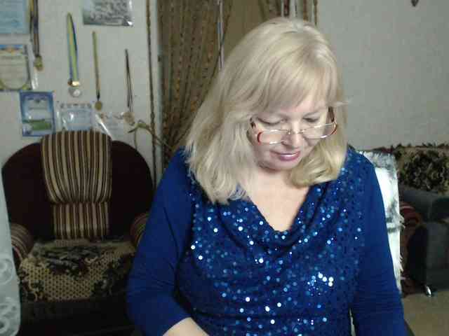 EvelynLoveShy webcam