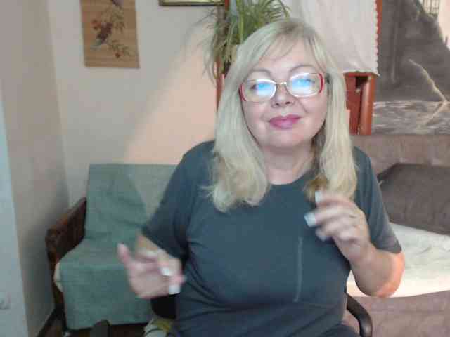 EvelynLoveShy webcam