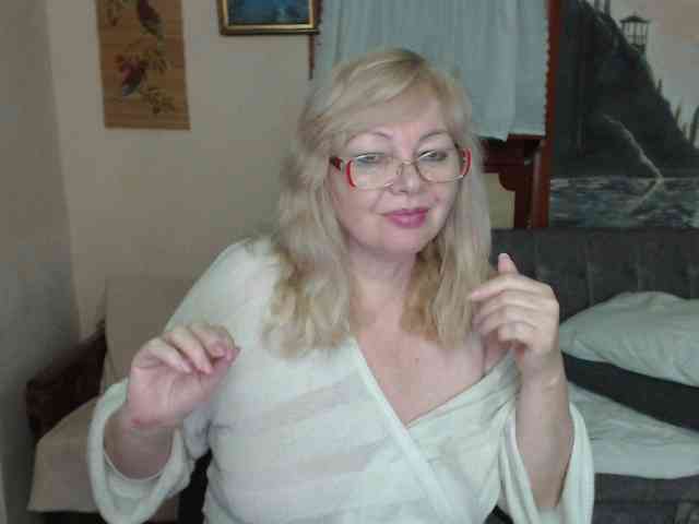 EvelynLoveShy webcam