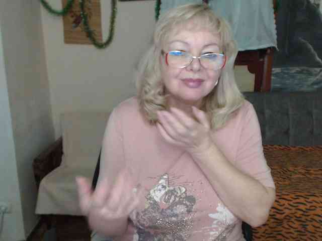 EvelynLoveShy webcam