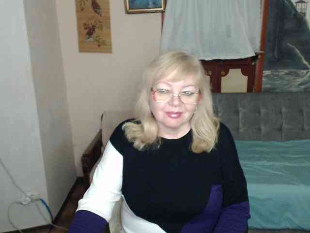 EvelynLoveShy webcam