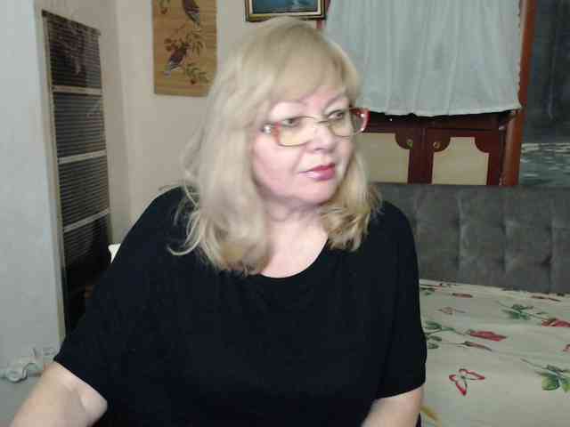 EvelynLoveShy webcam