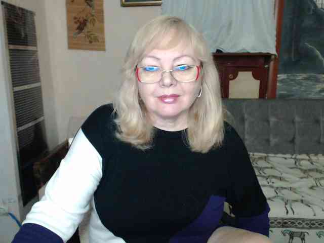 EvelynLoveShy webcam