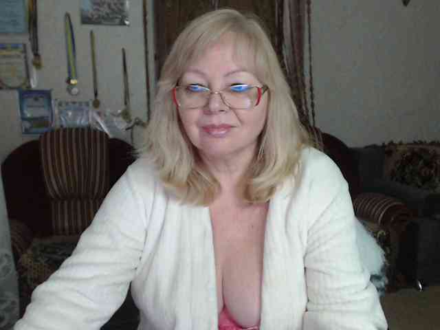 EvelynLoveShy webcam