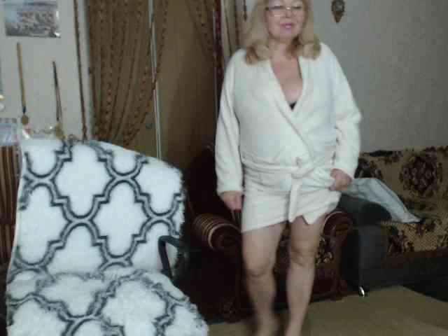 EvelynLoveShy webcam