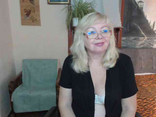 EvelynLoveShy webcam